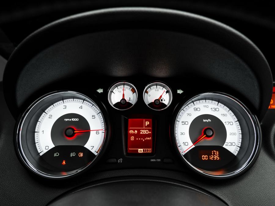  Peugeot 408 2011 года  (BR) (фото 4 из 25)